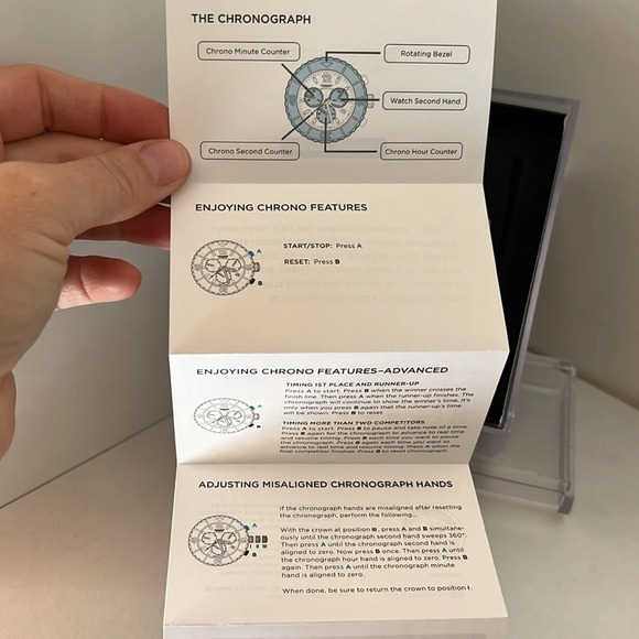 NWT Skywatch Dive Watch White and Rose Gold White Strap - Picture 5 of 9